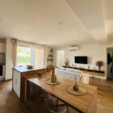 L Effet Ajaccio (Corsica)